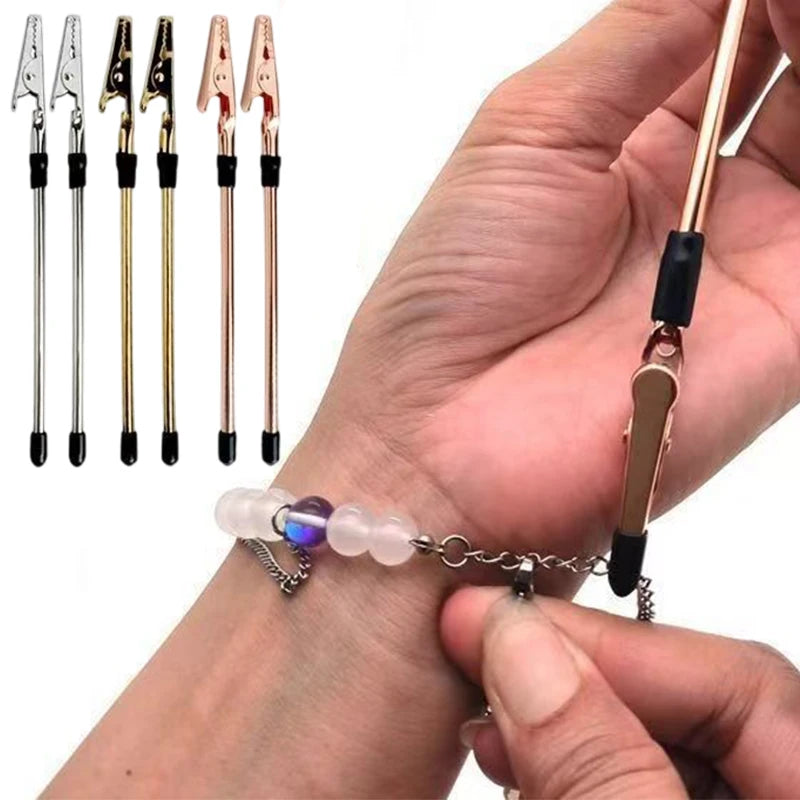 One Hand Bracelet Helper